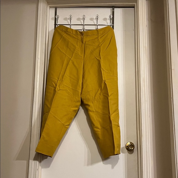 Kasper Suit  Yellow Blazer and slacks with Structured Silhouette. Buy be 4 12am🌺 - Picture 3 of 16